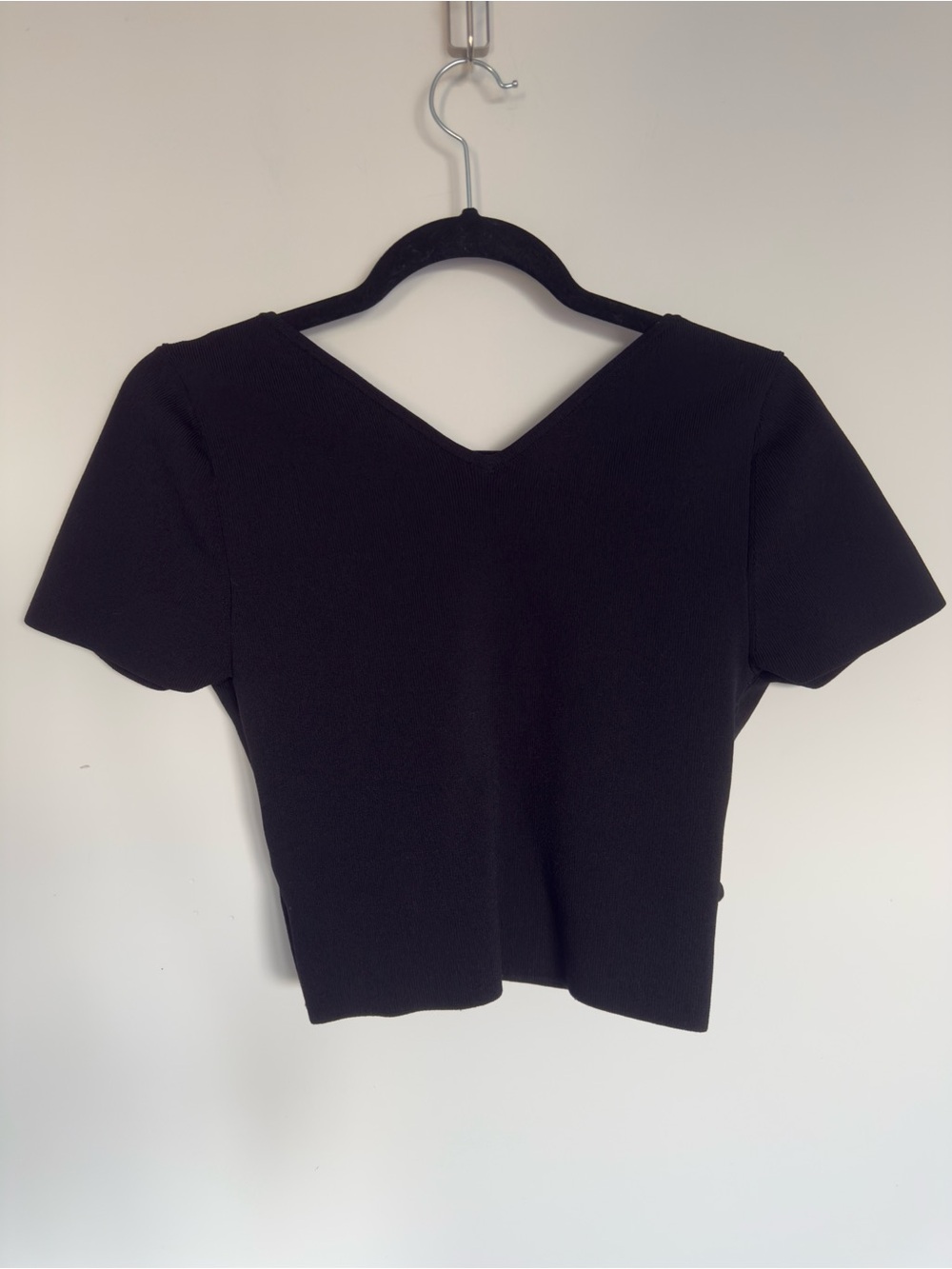 290. Babaton Black Ribbed Wrap-Style Cropped Tee Top - Picture 5 of 5